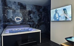 Delicate Addiction Spa